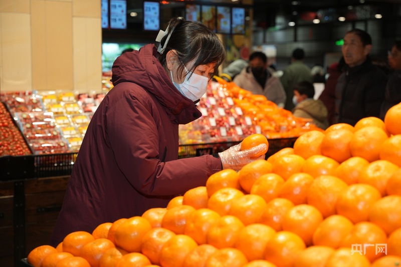 式落地上海 品质服务促进消费升级CQ9电子平台入口“胖东来”模(图3)